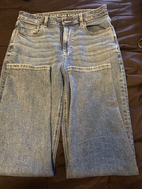 American Eagle Outfitters mom jeans
